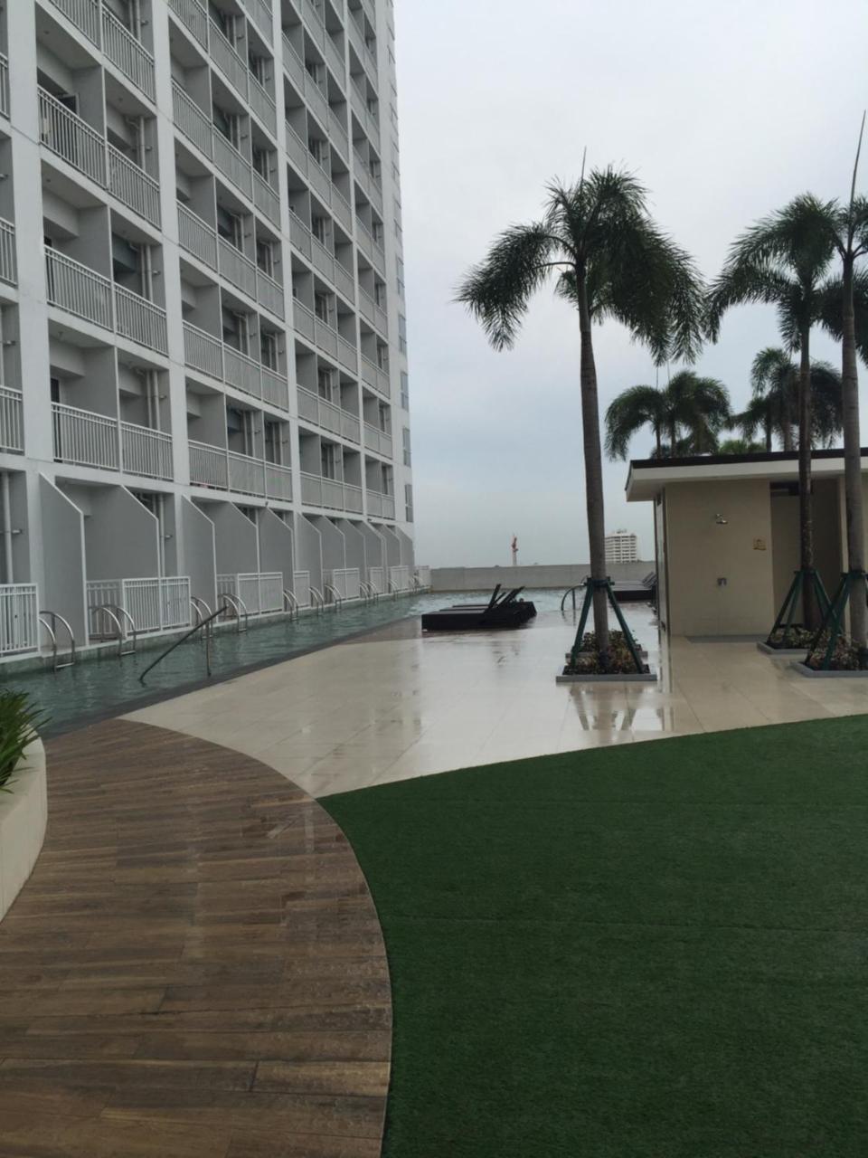 Breeze Residences Condotel Pasay Exterior photo