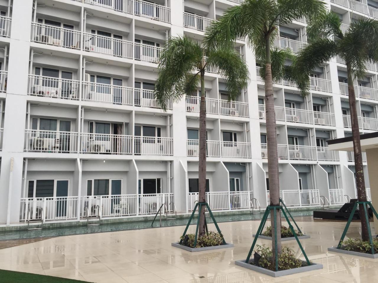 Breeze Residences Condotel Pasay Exterior photo